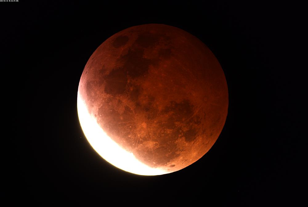 Lunar Eclipse 2019-01-20T22_12_32_00189 00_52_37 IP1.jpg